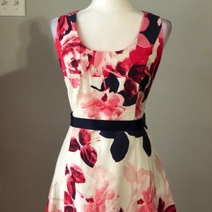 NWT SIGNATURE by Robbie Bee Floral Dress